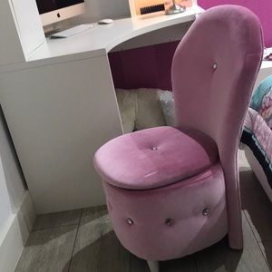 pink velvet chair with diamonds